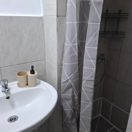 Nr 6 Apartment *